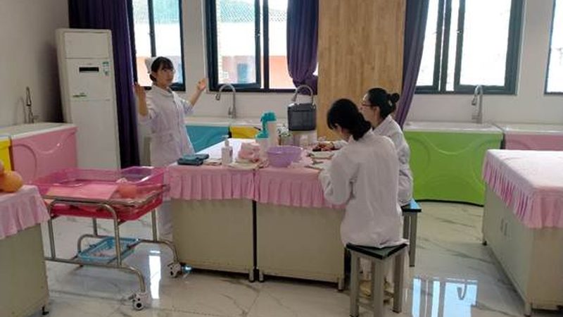 婴儿洗澡桶折叠款对比普通款区别